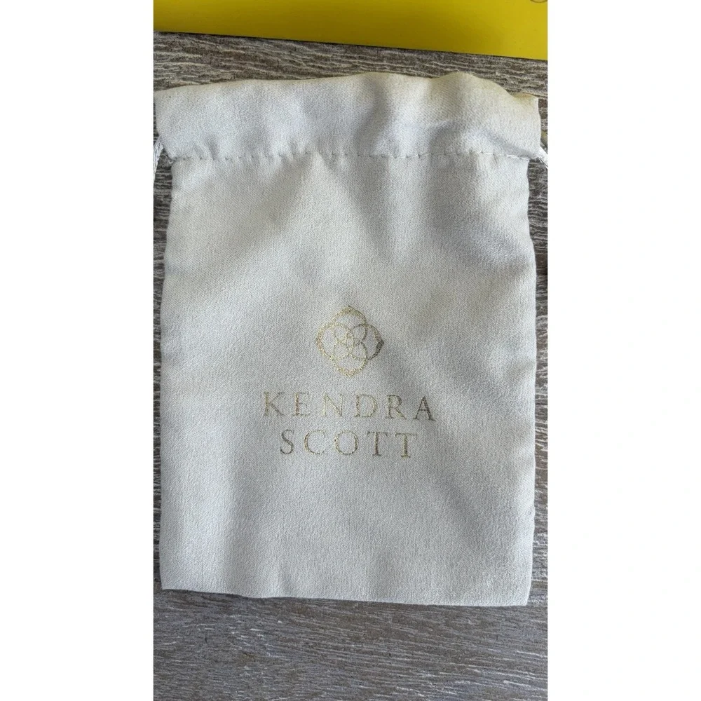 Kendra Scott Gift Set Yellow Shopping Bag & Gray Jewelry Pouch